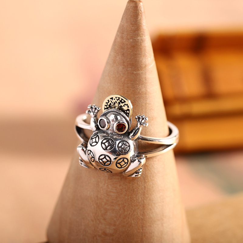 Unique Design Gold Toad Rings  - Vintage Collectible Coins recension och pris