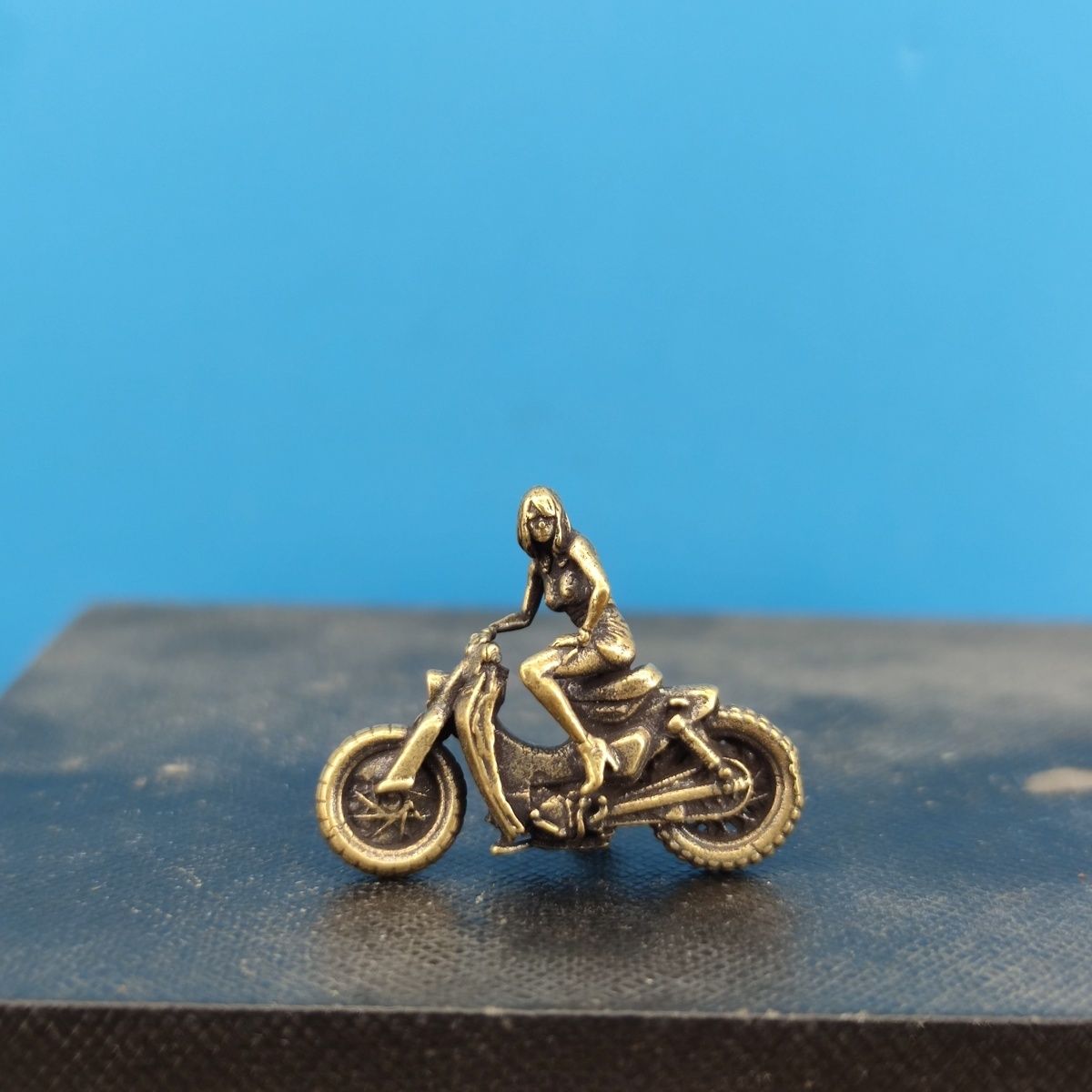 ​​2.4cm Brass Vintage Scooter  - Vintage Collectible And Vintage Dolls recension och pris