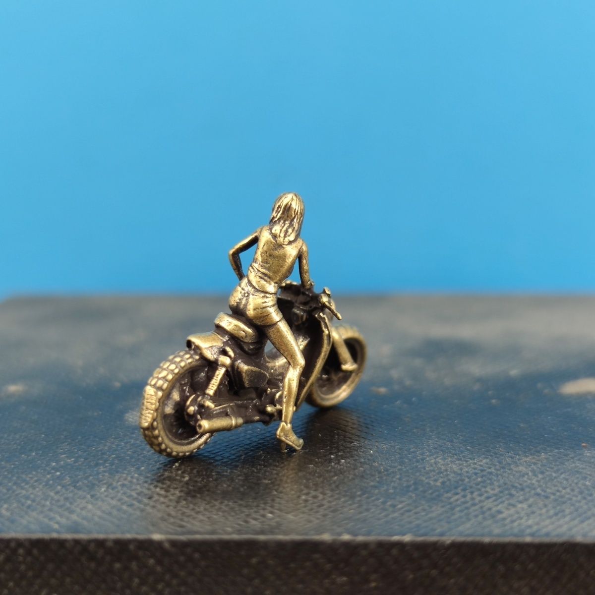 ​​2.4cm Brass Vintage Scooter  - Vintage Collectible And Vintage Dolls recension och pris